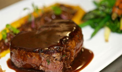 Rodeo Bar And Grill - Accommodation Gladstone 9