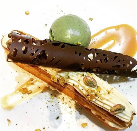 A La Bouffe Bar & Bistro - Accommodation Gladstone 9