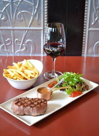 A La Bouffe Bar & Bistro - Accommodation Gladstone 10