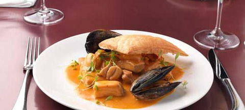 A La Bouffe Bar & Bistro - Accommodation Gladstone 1