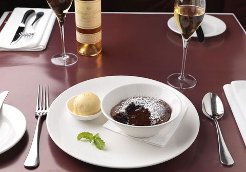 A La Bouffe Bar & Bistro - Accommodation Gladstone 32