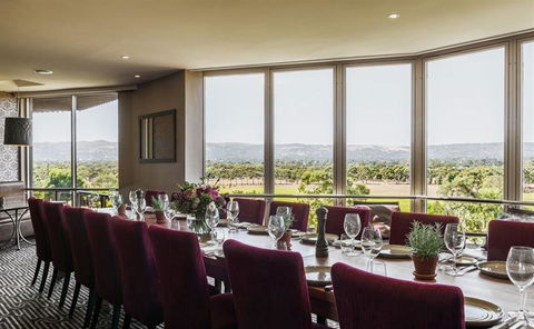 Skyline Restaurant - Accommodation Gladstone 1