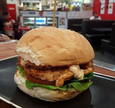 TUBE - The Ultimate Burger Experience - Accommodation Gladstone 5