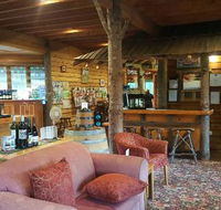 Feathers Bistro - Accommodation Gladstone