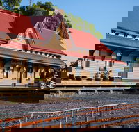Tracks on Point - Accommodation Gladstone