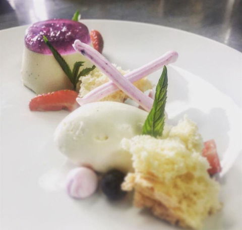 Table 426 - Accommodation Gladstone 19