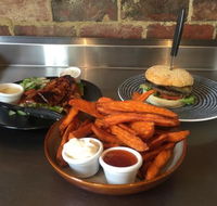 Across The Road Burger House - Accommodation Gladstone