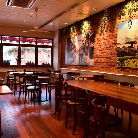 VINA H Cafe And Restaurant - Accommodation Gladstone 0