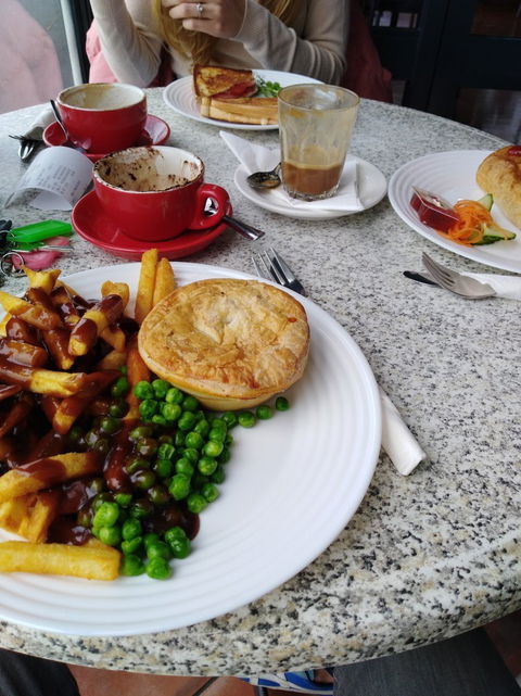 Augusta Bakery & Cafe - Accommodation Gladstone 3