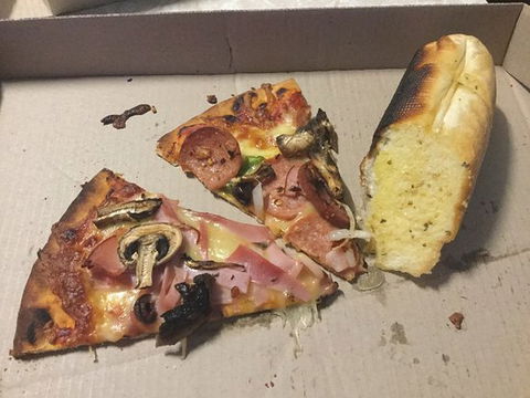 Shark Bay Pizza - Accommodation Gladstone 0