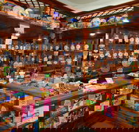 Sticky Fingers Candy Store - Accommodation Gladstone