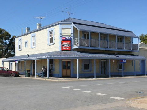 Port Wakefield Hotel - Accommodation Gladstone 0