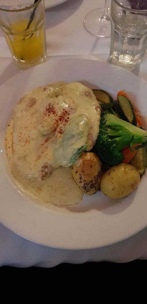 La Trattoria - Accommodation Gladstone 6