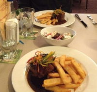 Lighthouse Bar and Grill - Accommodation Gladstone