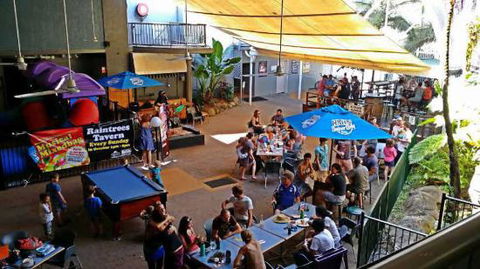 Raintrees Tavern - Accommodation Gladstone 0