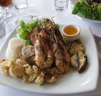 Raw Prawn Seafood Restaurant - Accommodation Gladstone