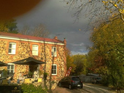 Avalon Of Woodside - Accommodation Gladstone 0