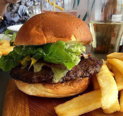 Bolters Grill - Accommodation Gladstone 16