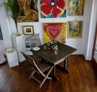Barefoot art food wine - Accommodation Gladstone