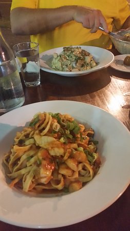 Holloways Pizza And Pasta - Accommodation Gladstone 0