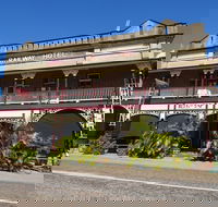 Railway Hotel Pub - Accommodation Gladstone