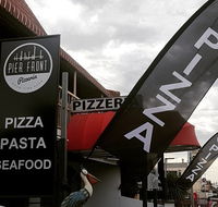 Pier Front Pizzeria - Accommodation Gladstone