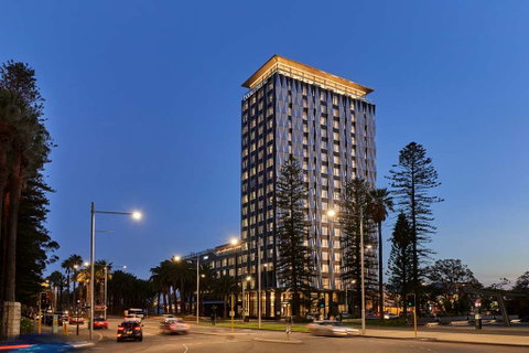 DoubleTree by Hilton Perth Waterfront - Accommodation Gladstone 1
