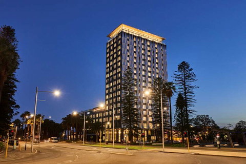 DoubleTree by Hilton Perth Waterfront - Accommodation Gladstone 2