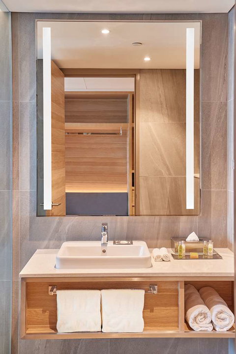 DoubleTree by Hilton Perth Waterfront - Accommodation Gladstone 9