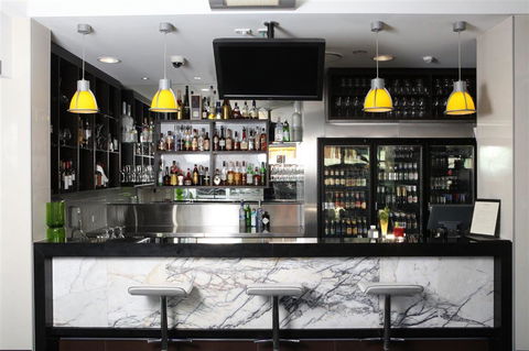 Jephson Hotel - Accommodation Gladstone 1
