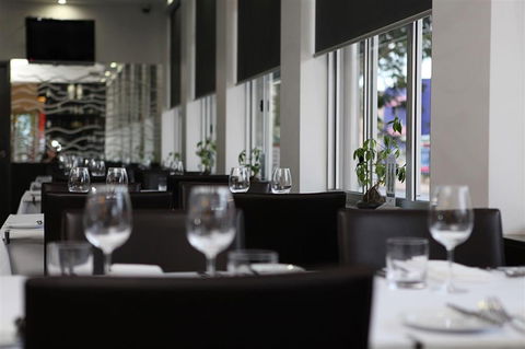 Jephson Hotel - Accommodation Gladstone 10