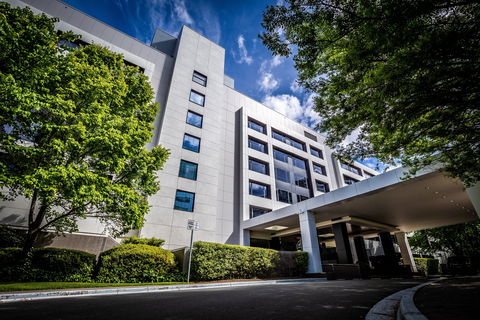 Crowne Plaza Canberra - Accommodation Gladstone 1