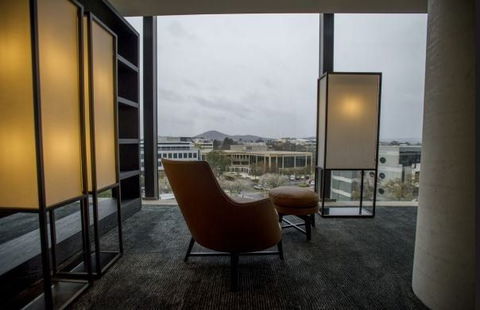 Little National Hotel - Accommodation Gladstone 2