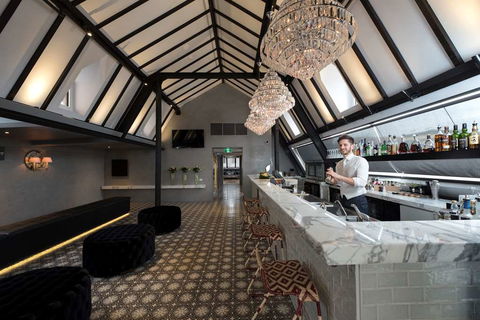 Mayfair Hotel - Accommodation Gladstone 15