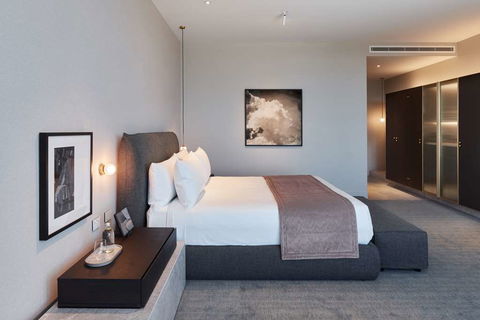 Eos By SkyCity - Accommodation Gladstone 6