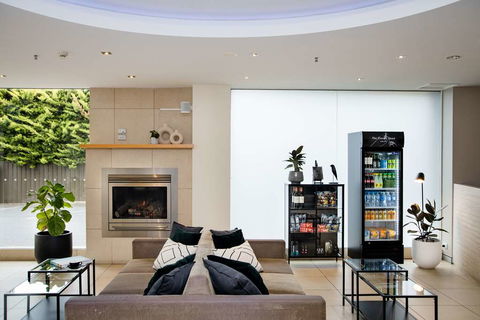 The Terrace Hotel - Accommodation Gladstone 2