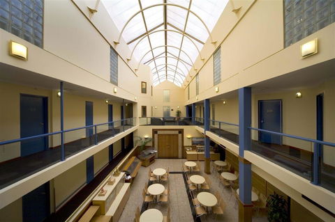 Capital Executive Apt Hotel Canberra - Accommodation Gladstone 1