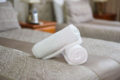 Cotswold Gardens - Accommodation Gladstone 4