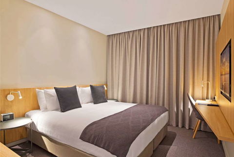 Mantra Hotel At Sydney Airport - Accommodation Gladstone 2