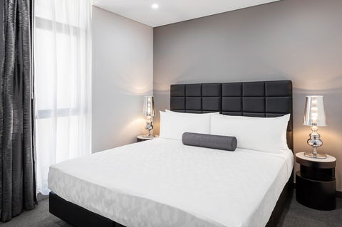 Meriton Suites Chatswood - Accommodation Gladstone 11