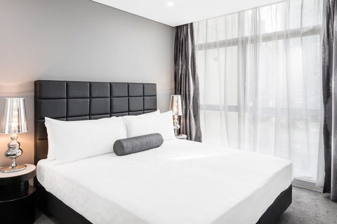 Meriton Suites Chatswood - Accommodation Gladstone 12