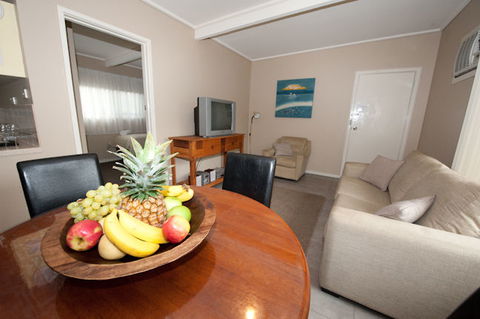Admiral Motor Inn - Accommodation Gladstone 3