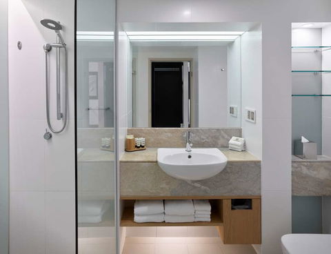 RACV Royal Pines Resort - Accommodation Gladstone 2