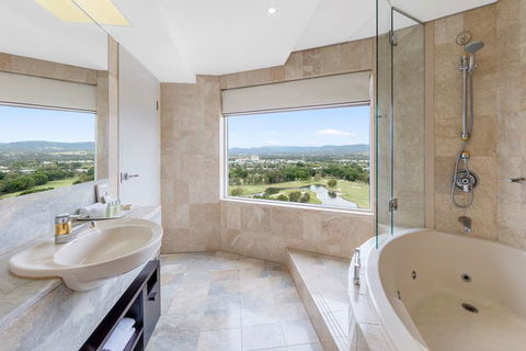 RACV Royal Pines Resort - Accommodation Gladstone 3