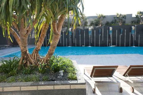 Mantra Circle On Cavill - Accommodation Gladstone 3