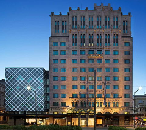 Mayfair Hotel - Accommodation Gladstone 0