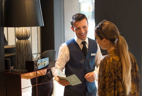Mayfair Hotel - Accommodation Gladstone 1