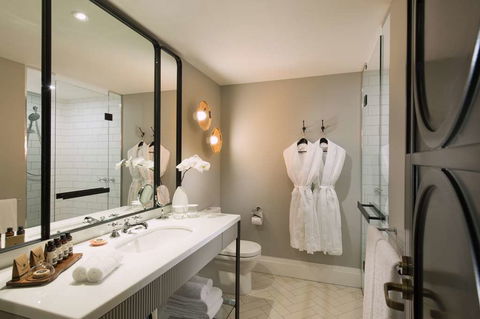 Mayfair Hotel - Accommodation Gladstone 7