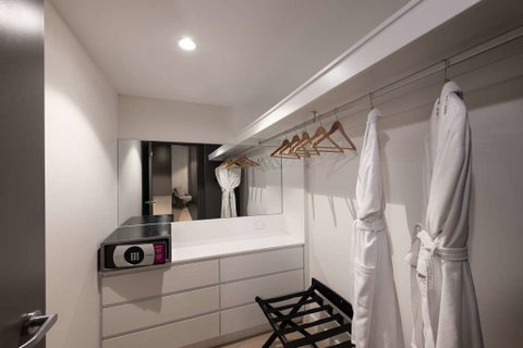 Hilton Adelaide - Accommodation Gladstone 16