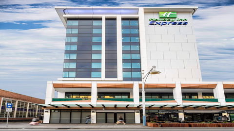 Holiday Inn Express Adelaide City Centre - Accommodation Gladstone 1